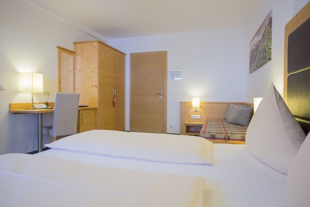 Double Room, 1 Bedroom, Non Smoking, Mountain View