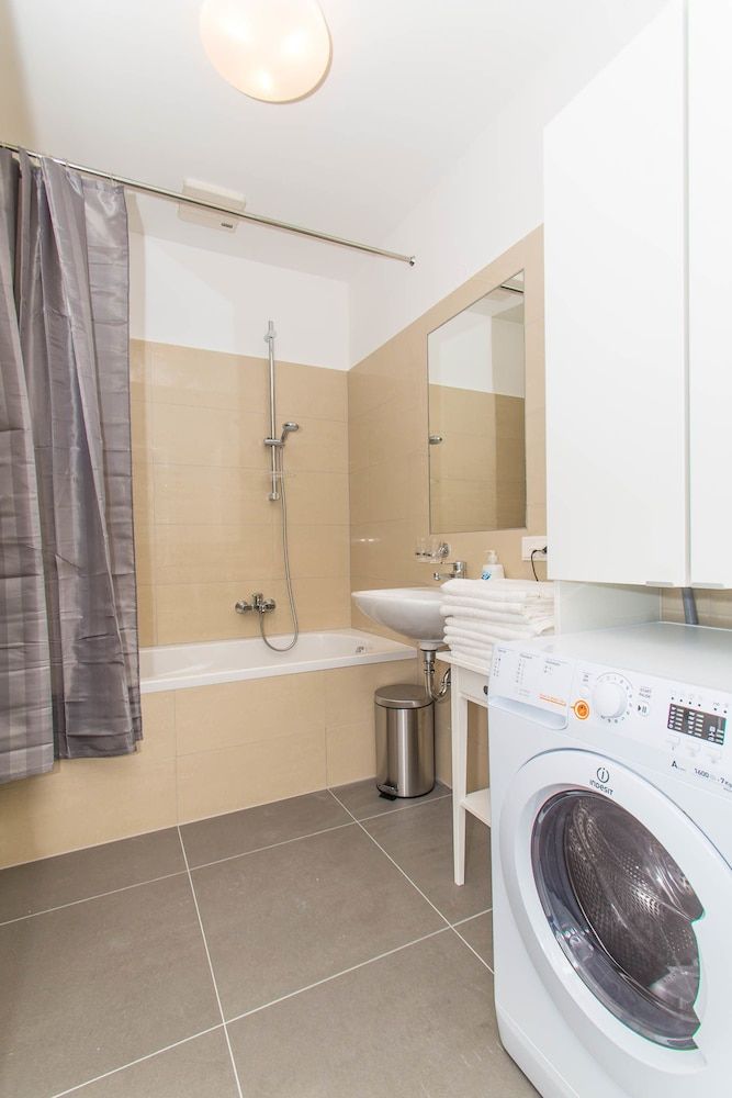 undefined Vienna Hotspot - Rathaus 8