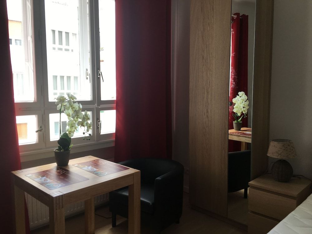 City-center Hoher Markt Comfort Room, 1 King Bed, Private Bathroom, City View 8