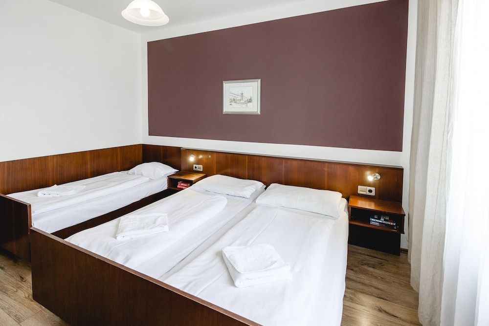 Hotel Hoffinger Triple Room 2