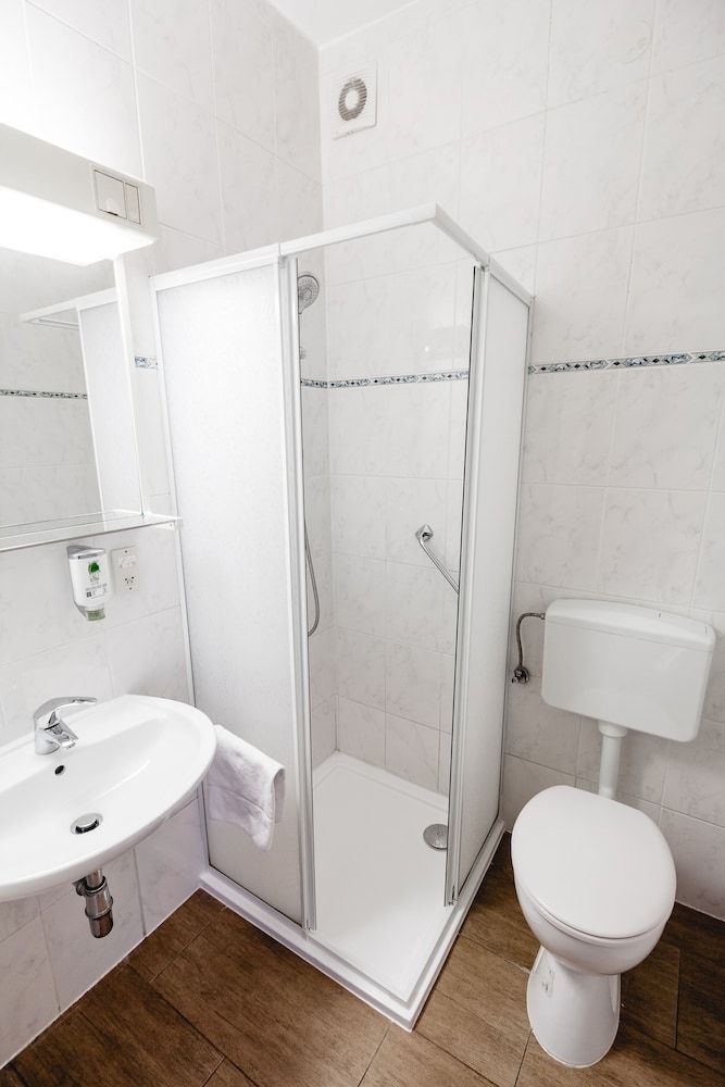 Hotel Hoffinger Triple Room 3