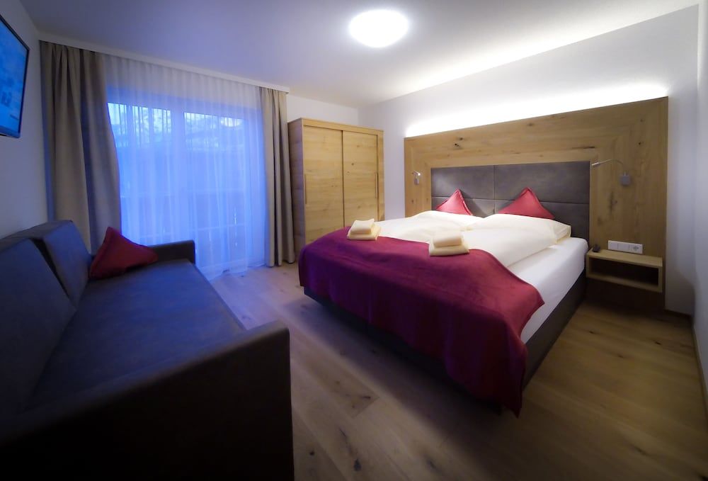 Standard Apartment, 3 Bedrooms, Accessible, Mountainside