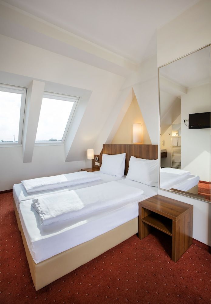 Hahn Hotel Vienna City Classic Double Room 3