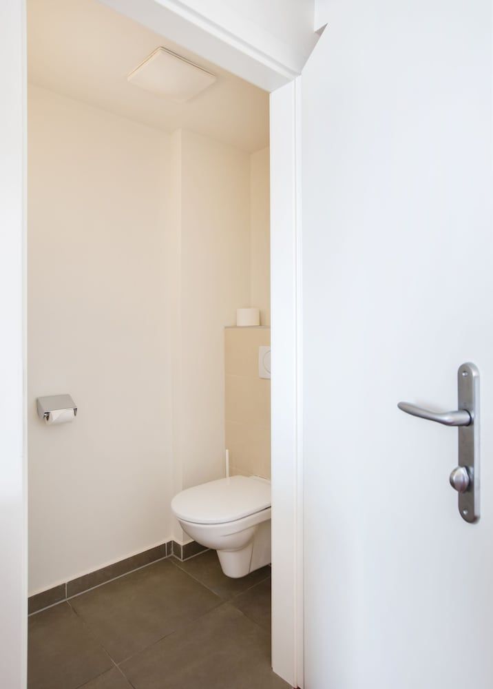 Hahn Hotel Vienna City Classic Double Room 6