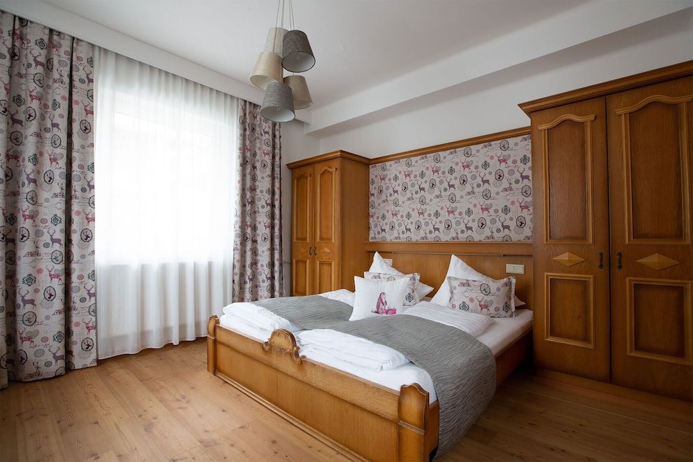 Traditional Double Room, 1 King Bed, Non Smoking (Murmele)