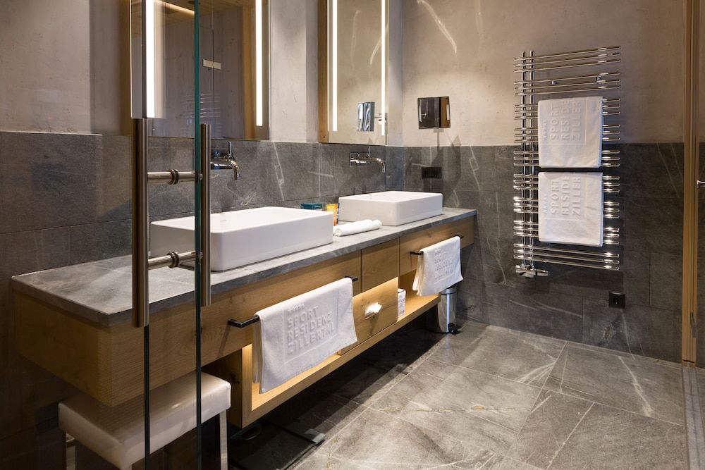 Sportresidenz Zillertal Deluxe Double Room, Terrace, Mountain View 10