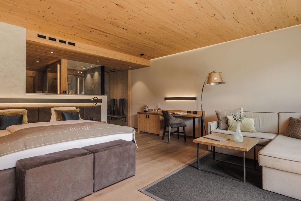 Sportresidenz Zillertal Deluxe Double Room, Terrace, Mountain View 3