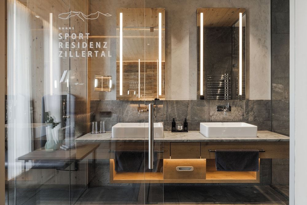 Sportresidenz Zillertal Classic Double Room, Mountain View 4