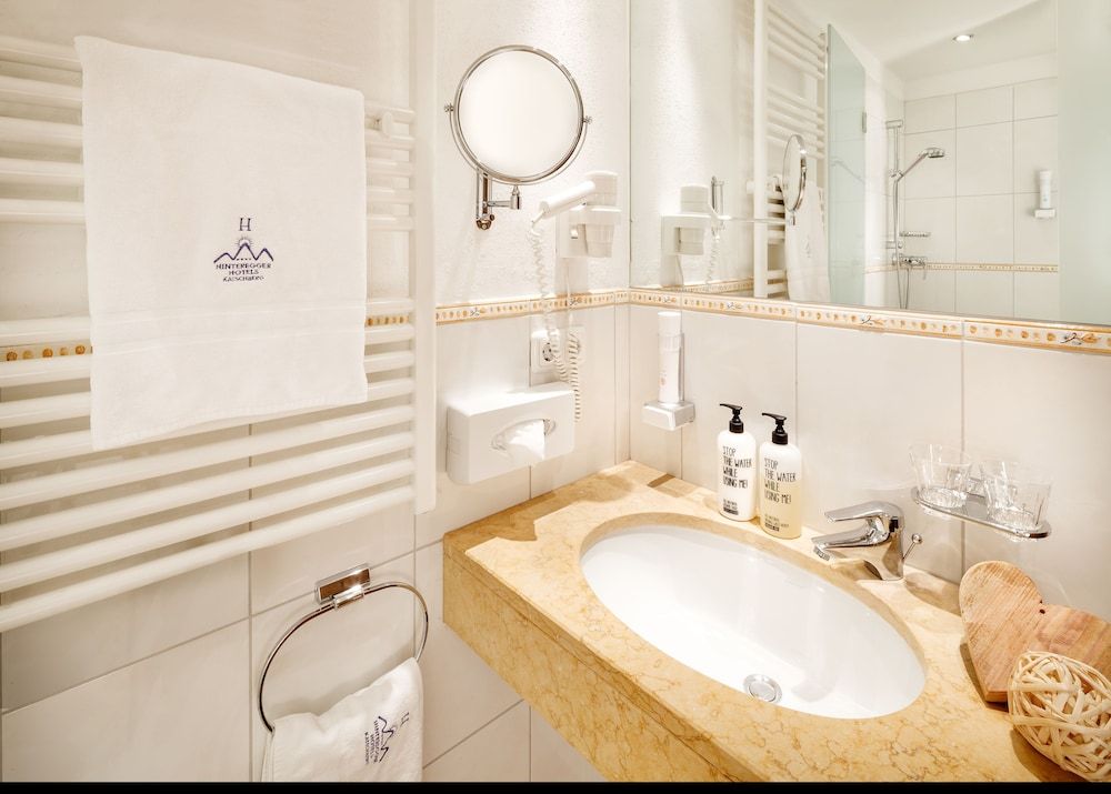 Hotel Hinteregger Standard Double Room, Mountain View 4