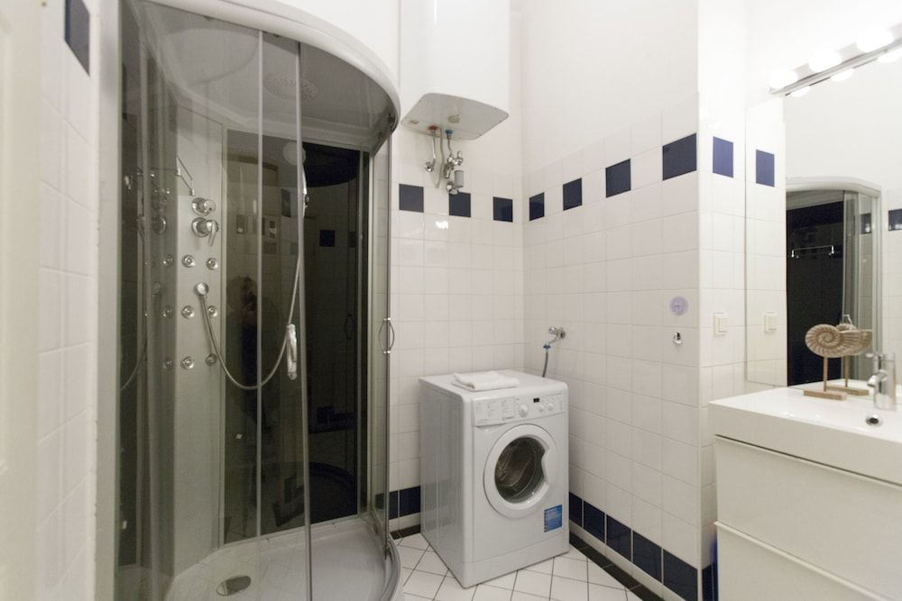 Heart of Vienna Harmoniegasse Apartment, 2 Bedrooms 6