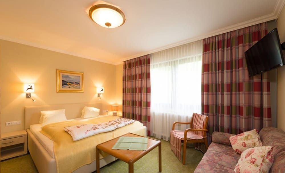 Suite, Mountain View (Vital Hubertus)