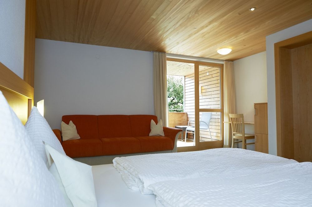 Classic Double Room, 1 King Bed, Balcony
