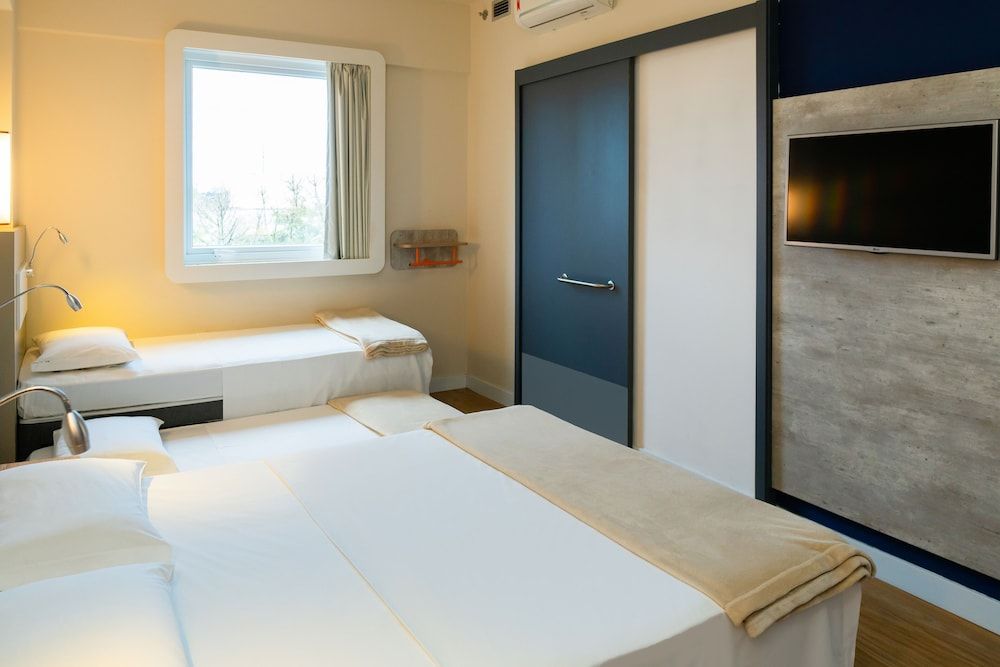 Standard Apartment, Multiple Beds