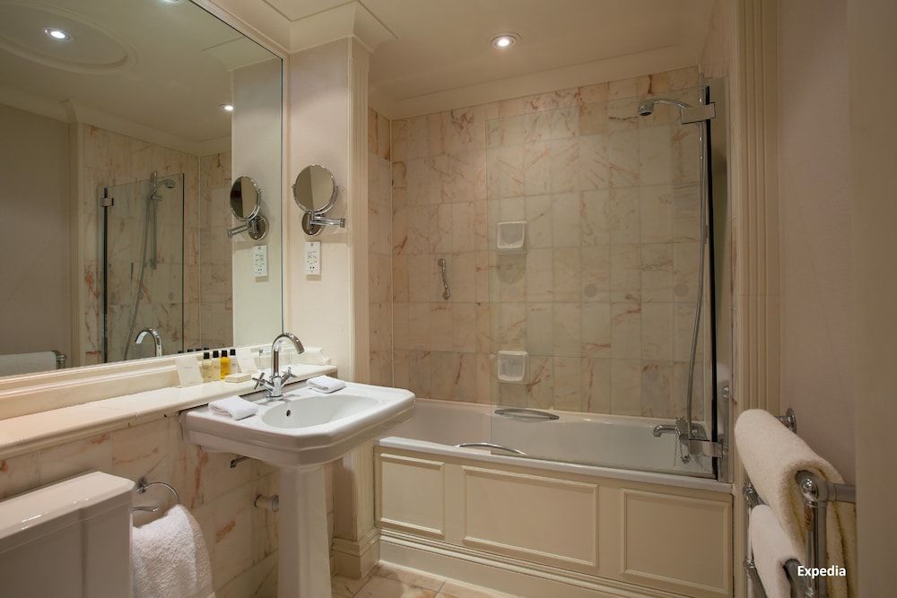 Audleys Wood Hotel Executive Double Room 3