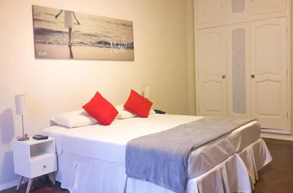 CLH SUITES Copacabana Domingos Ferreira