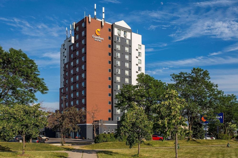 undefined Comfort Hotel Airport North 7