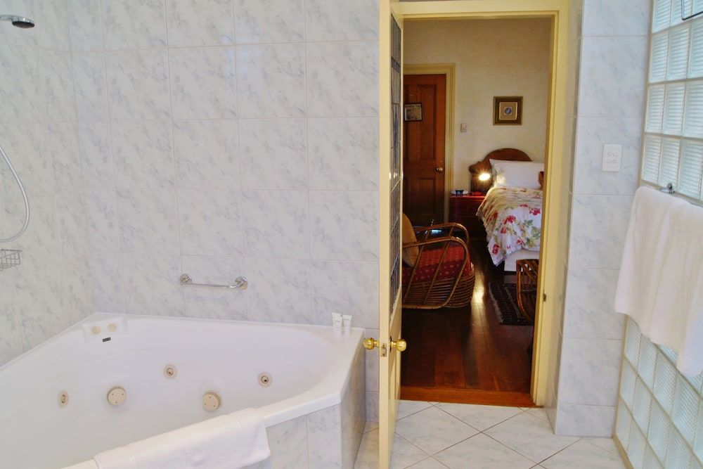 Fire Station Inn Romantic Suite, Jetted Tub (Loggia) 6