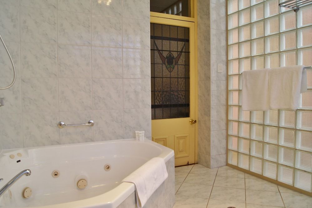 Fire Station Inn Romantic Suite, Jetted Tub (Loggia) 7