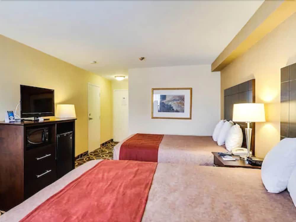 Room, 2 Queen Beds, Non Smoking