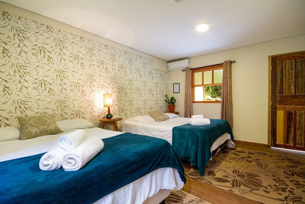 Deluxe Room, 2 Queen Beds, Hot Tub, Garden Area