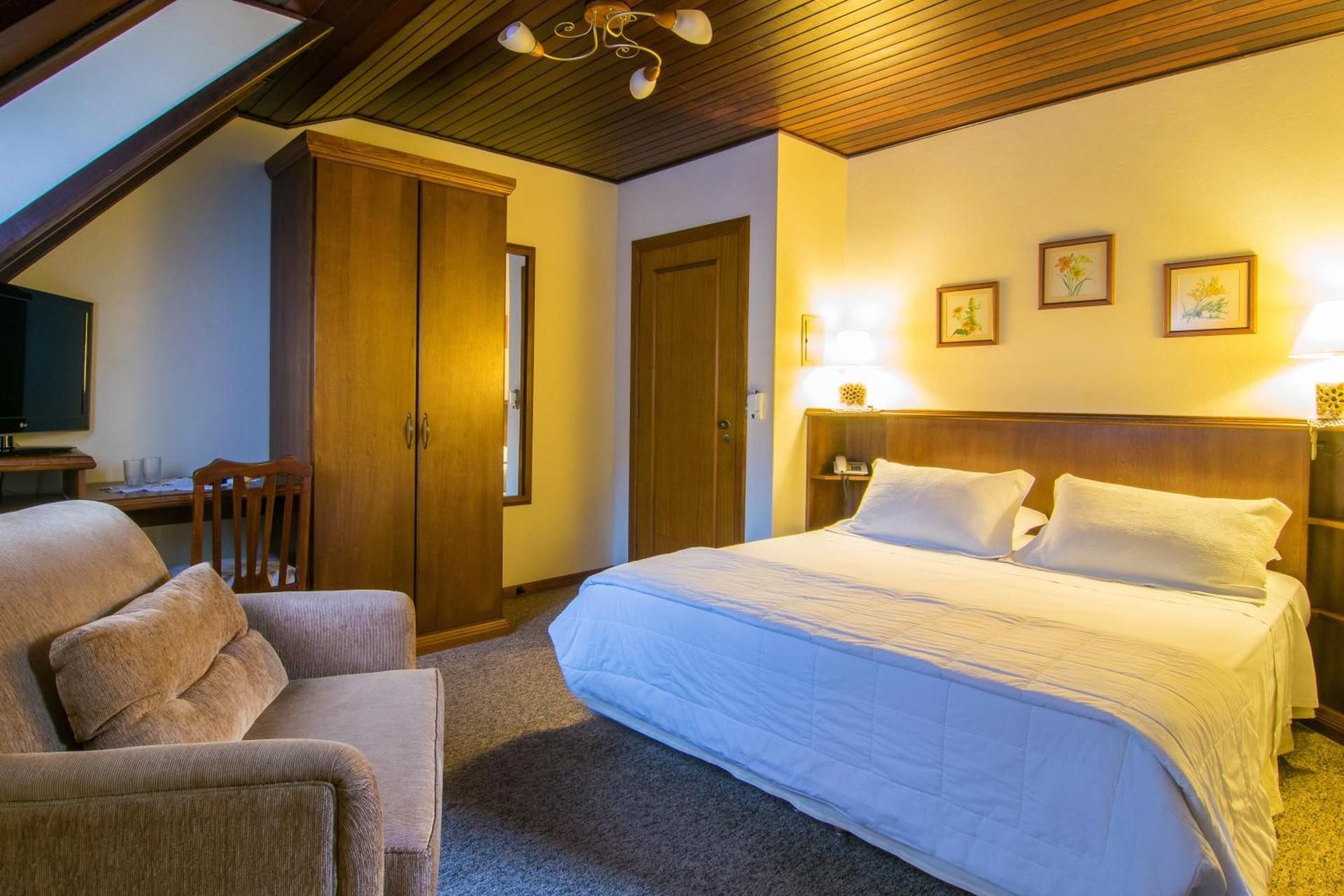 Deluxe Double or Twin Room