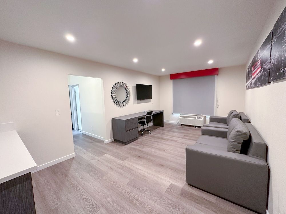 Ramada by Wyndham Anaheim Convention Center