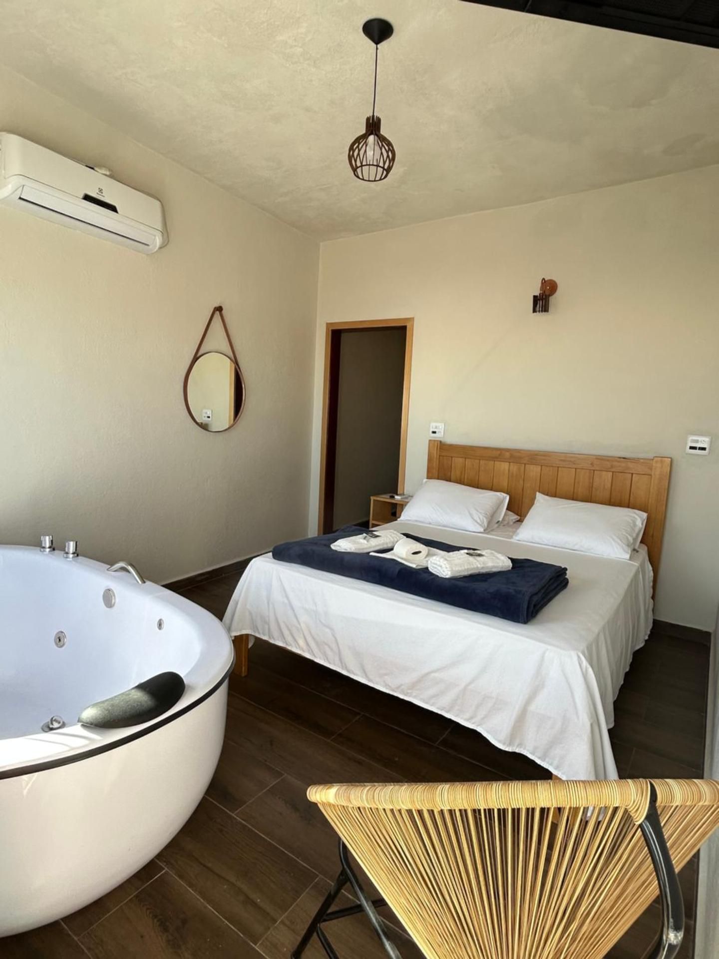 Queen Room with Spa Bath