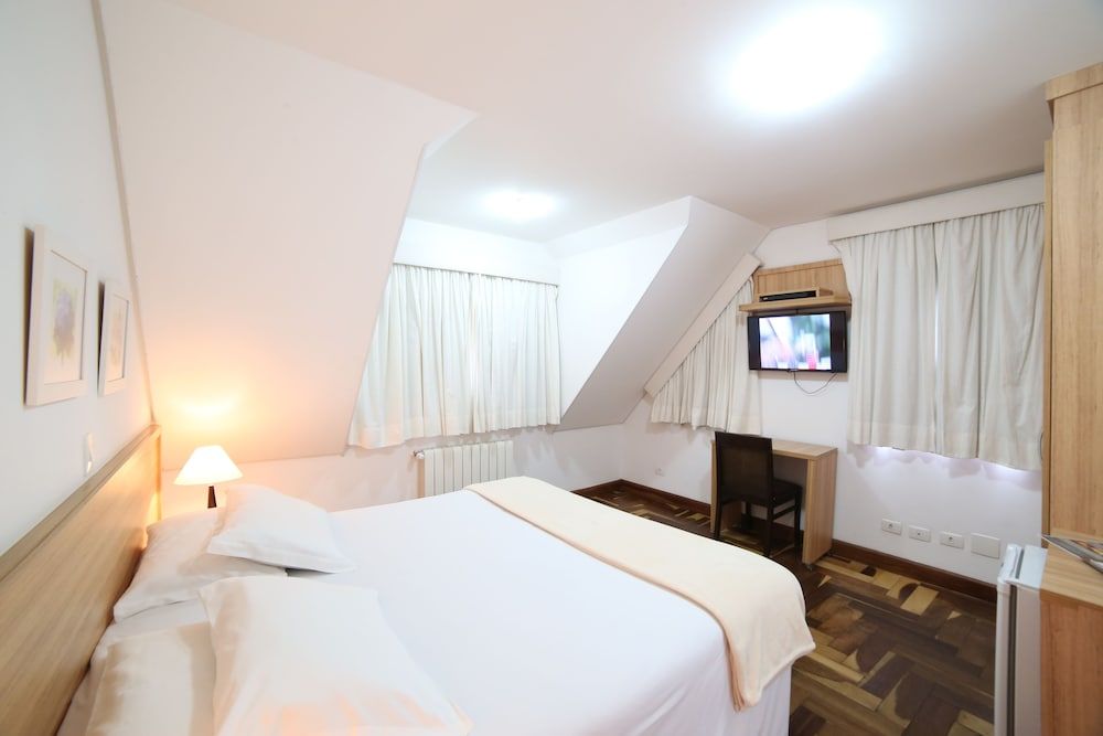 Deluxe Apartment, Jetted Tub