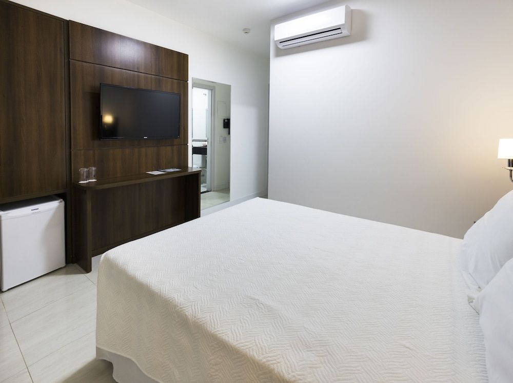 Deluxe Suite (City View)