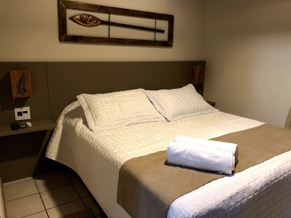 Economy Double Room Single Use, 1 Queen Bed