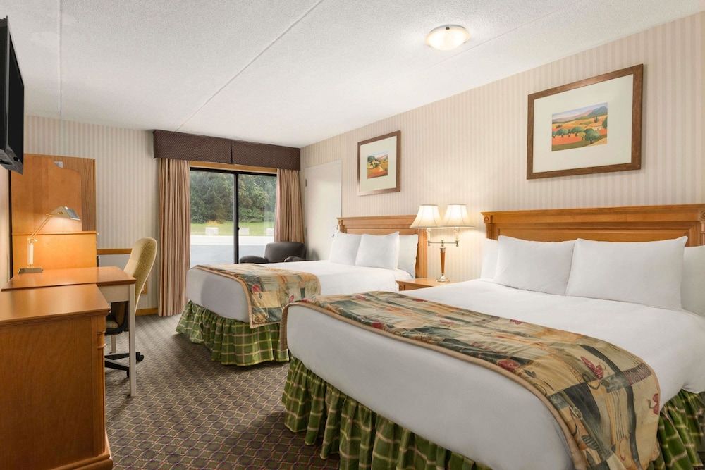 Room, 2 Queen Beds, Non Smoking (Pet-Friendly)