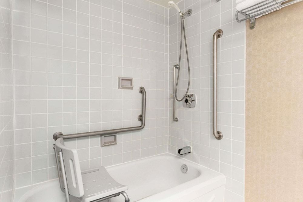 Room, 2 Queen Beds, Accessible, Non Smoking