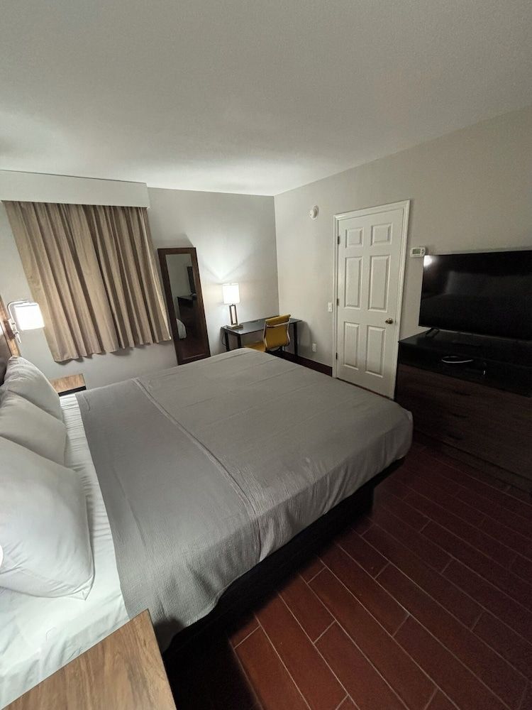 Suite, Multiple Beds, Non Smoking (Elegant Cottage)