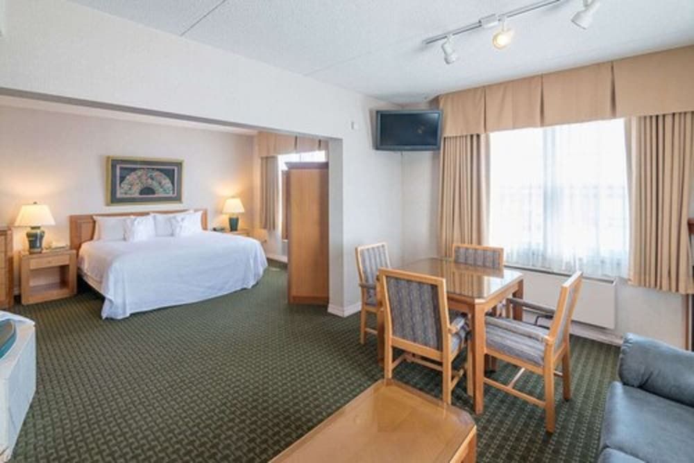 Luxury Suite, 1 King Bed, Non Smoking