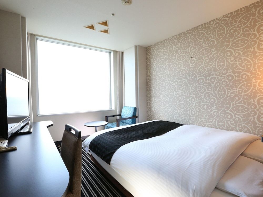 [High Floor] Semi Double Room, Smoking  (Please refer Hotel Policy for Child fee details)