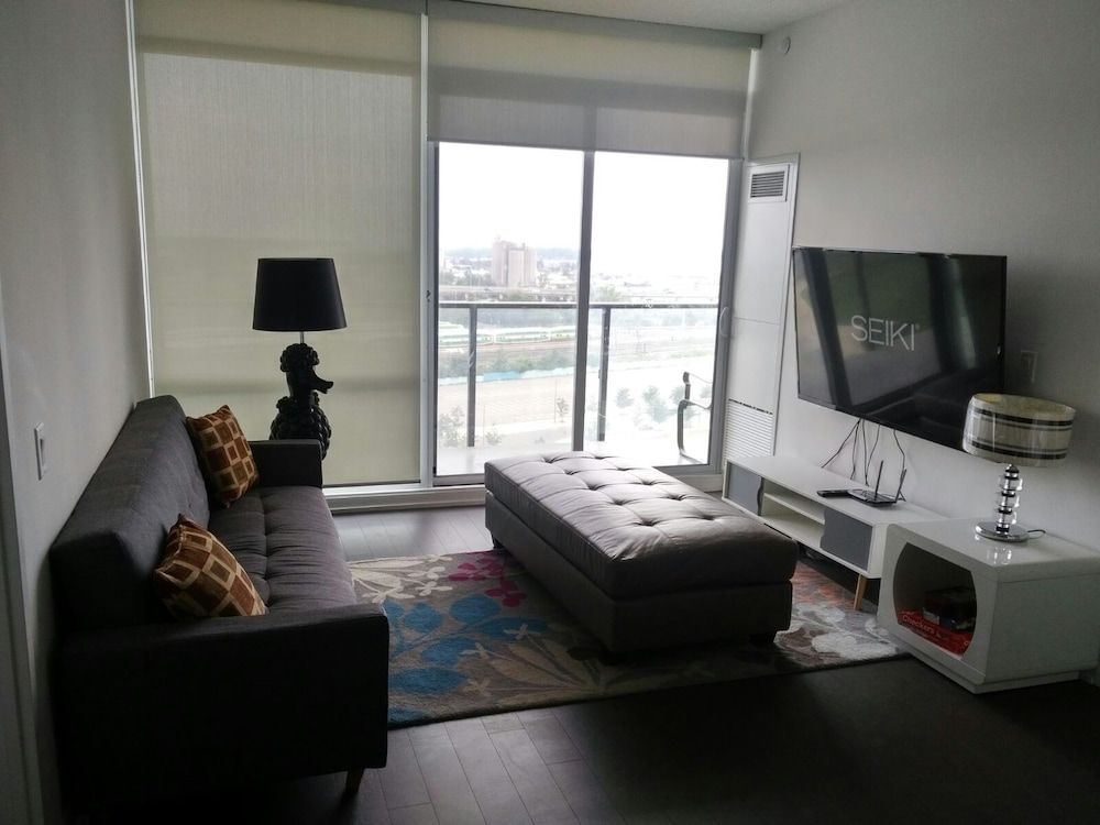 Midnight Suites Luxury Condo, 2 Bedrooms, City View, Annex Building 11