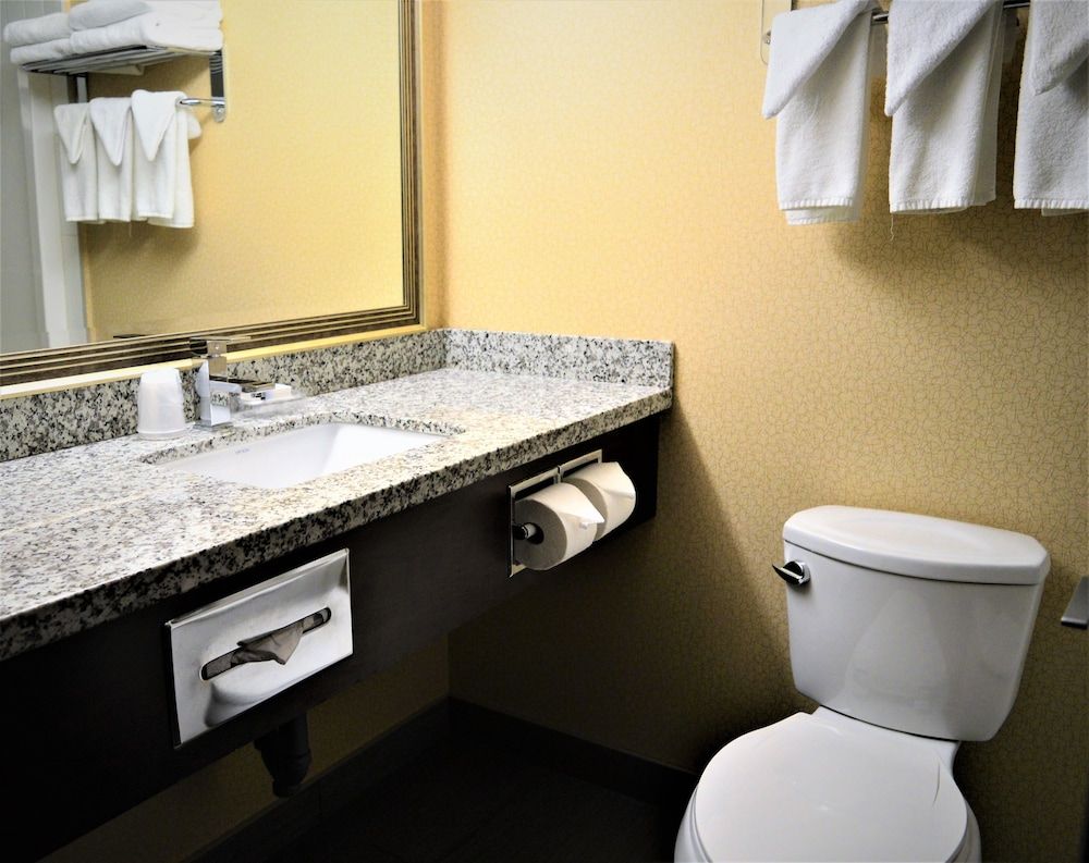 Sigma Inn & Suites Melville Standard Room, 2 Queen Beds, Kitchenette 3