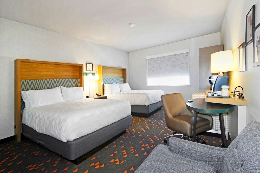 Holiday Inn Hotel & Suites Calgary Airport North by IHG Standard Room, 2 Queen Beds 2
