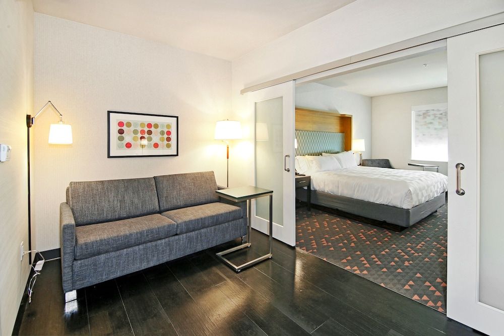 undefined Holiday Inn Hotel & Suites Calgary Airport North by IHG 2