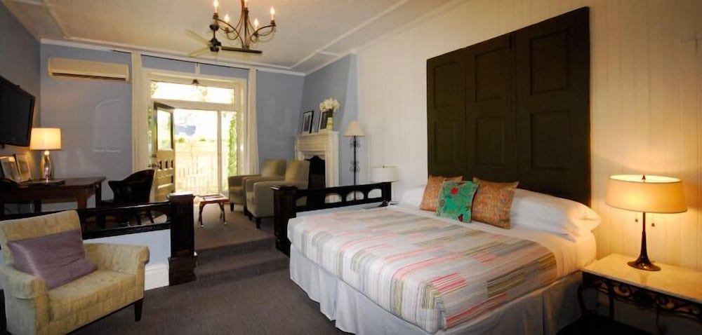 undefined Frontenac Club Inn 5