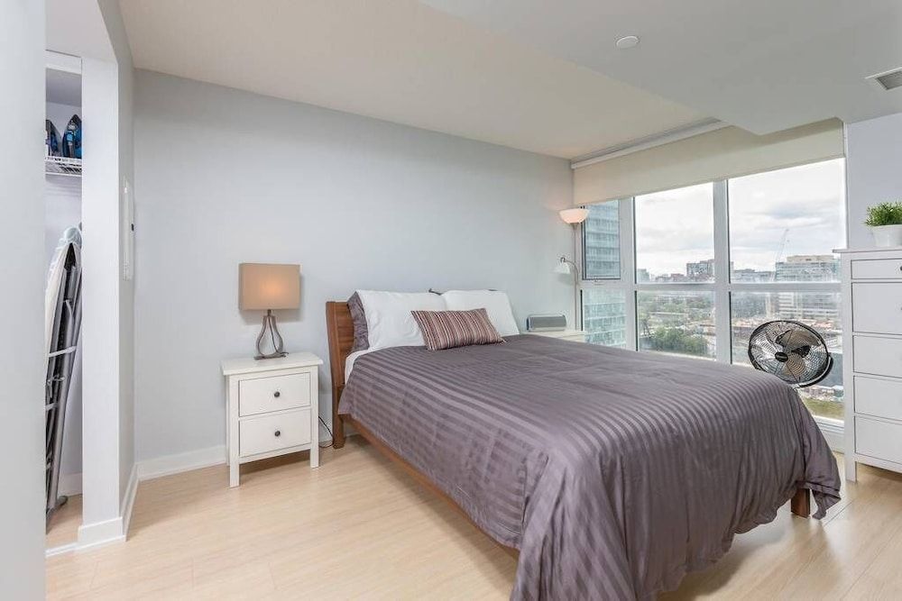 undefined DT City 1 BR by Jays, MTCC, CN Tower 4