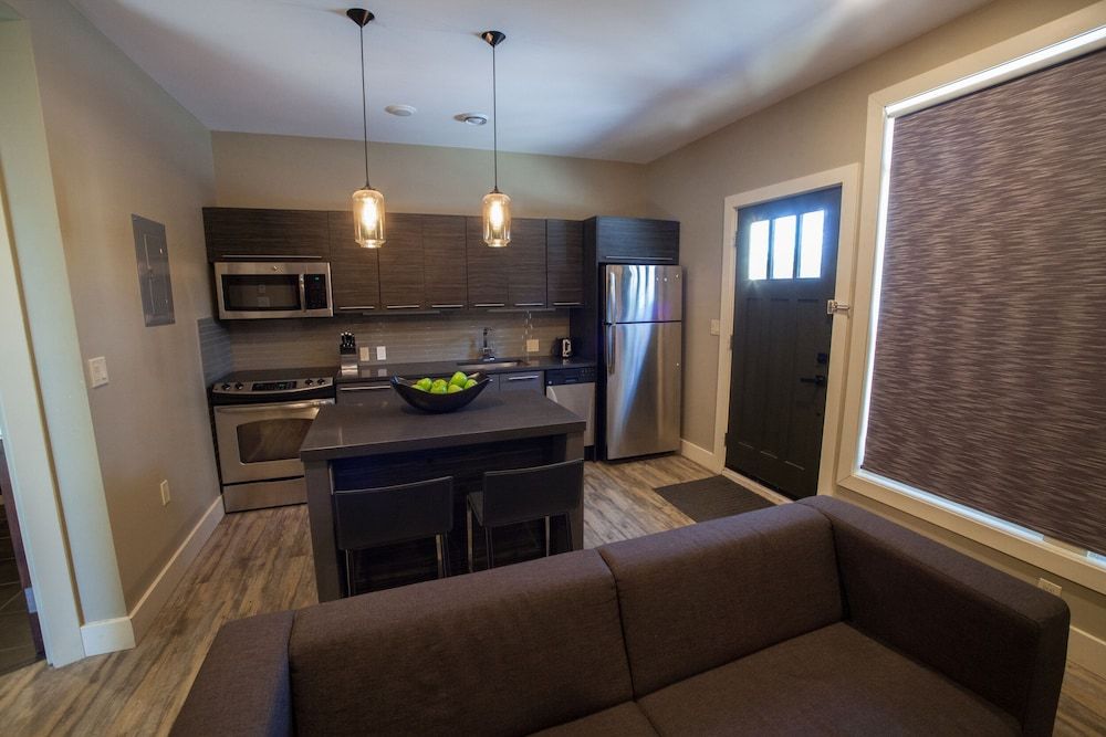 Fairholm Boutique Inns Standard Apartment, 1 King Bed with Sofa bed, Kitchen 3