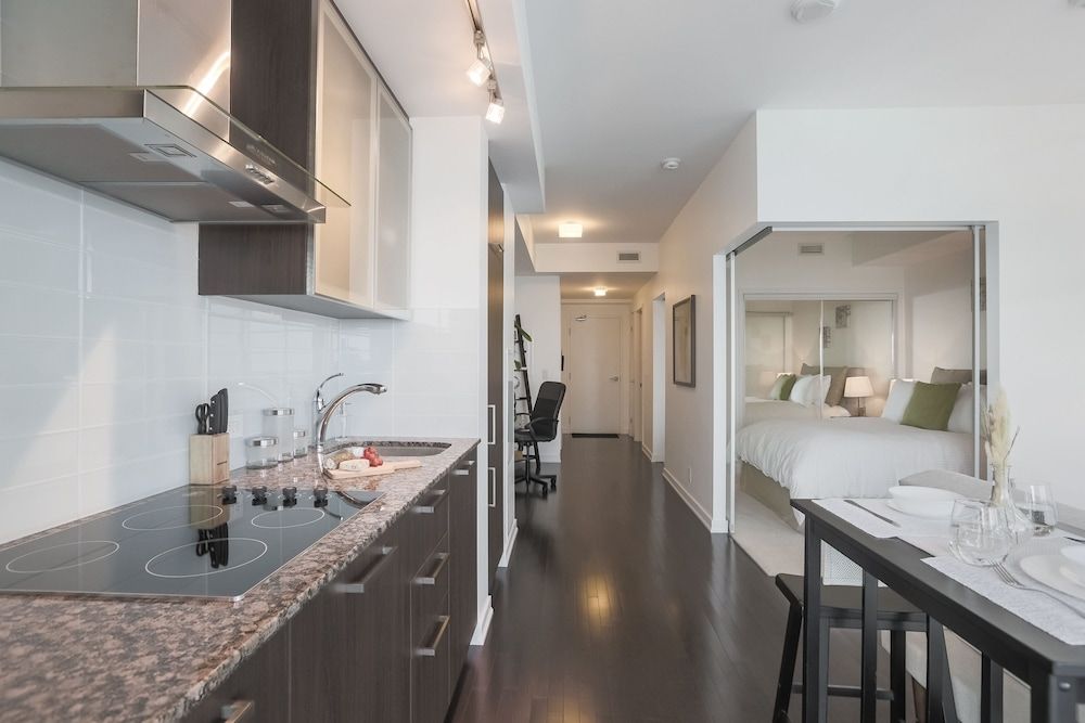 undefined Noel Suites - York and Bremner 8