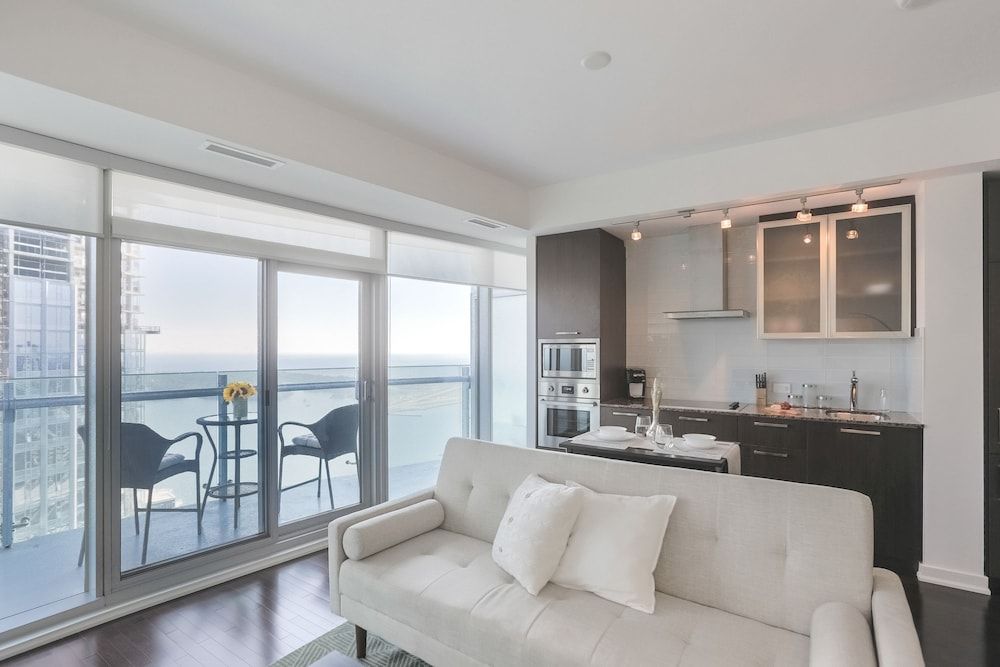 undefined Noel Suites - York and Bremner 10