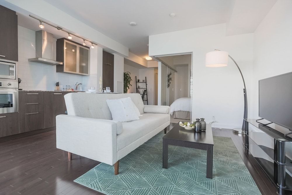 undefined Noel Suites - York and Bremner 9