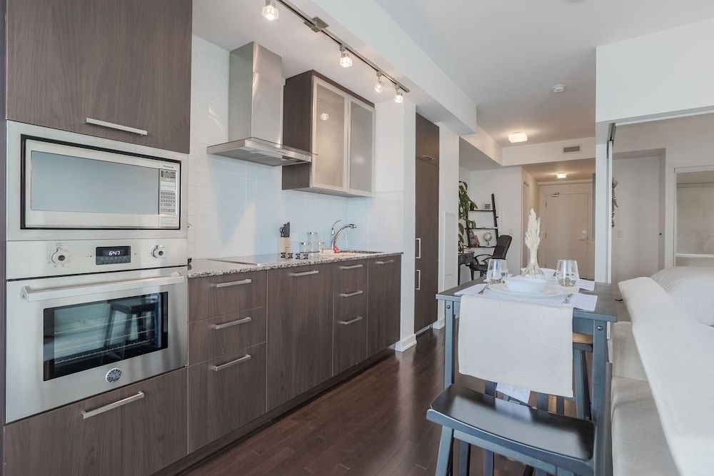 undefined Noel Suites - York and Bremner 7