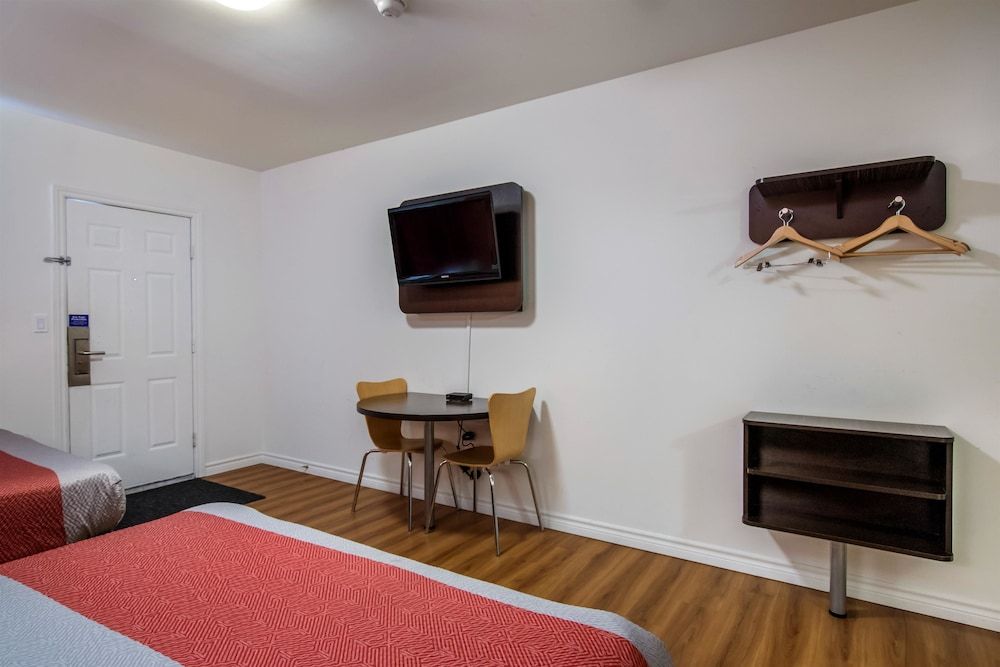 Deluxe Room, 2 Queen Beds, Non Smoking, Refrigerator & Microwave