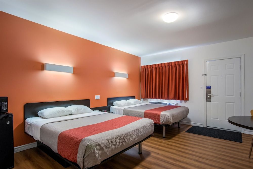 Standard Room, 2 Queen Beds, Non Smoking