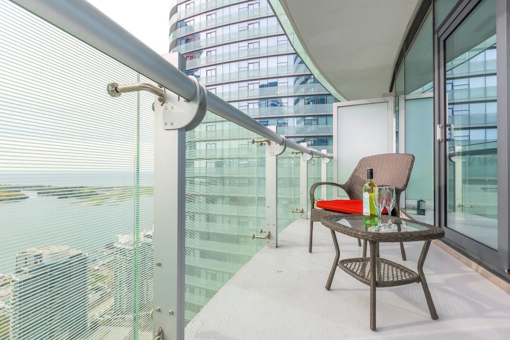 Noel Suites - York and Simcoe City Condo, 1 Queen Bed with Sofa bed, Lake View, Lakeside 15