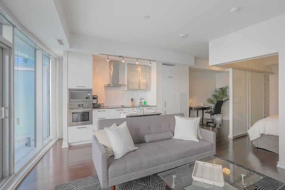 undefined Noel Suites - York and Simcoe 9